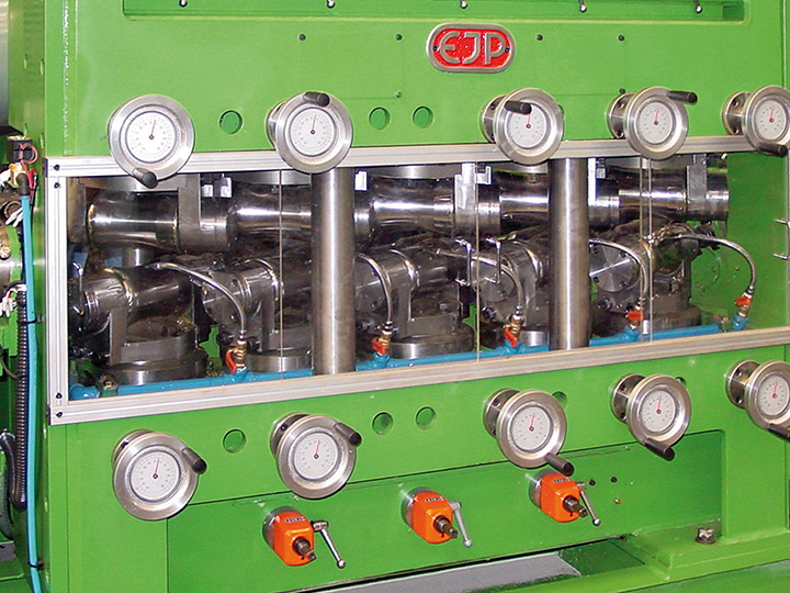 EJP 10-Walzen-Rohrrichtmaschine Stahl 10-roll-tube straightener steel
