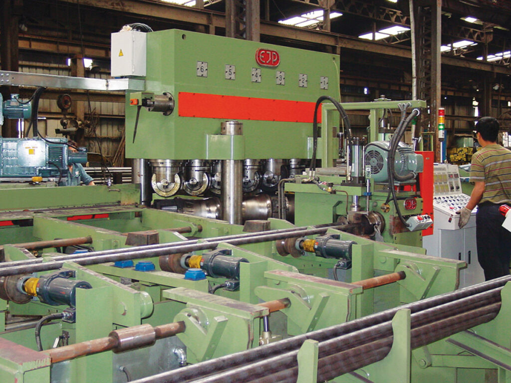 EJP 9-Walzen-Richtmaschine 9-roll straightener