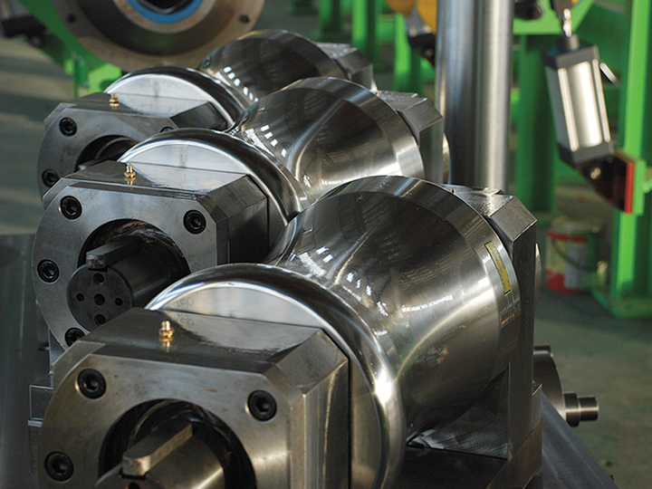 EJP Rohrrichtmaschine tube straightener detail